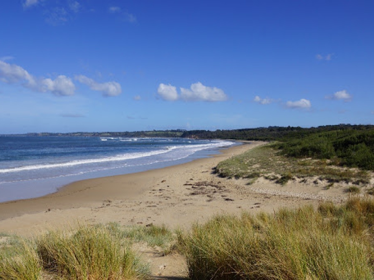 Point Leo Beach - Point Leo Attractions | localista